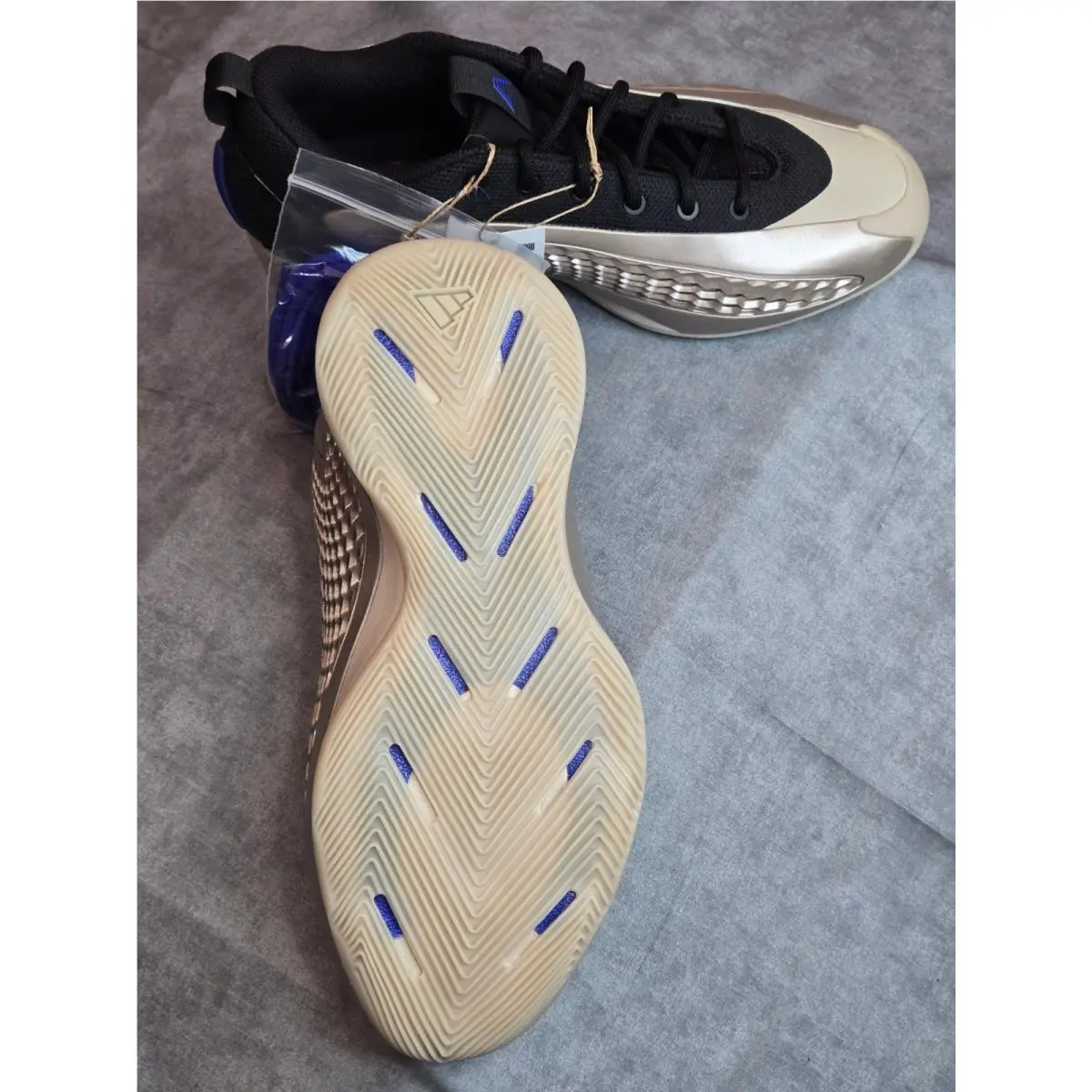 Adidas shoes - Metallic 4
