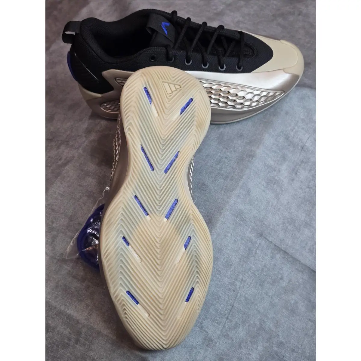 Adidas shoes - Metallic 5