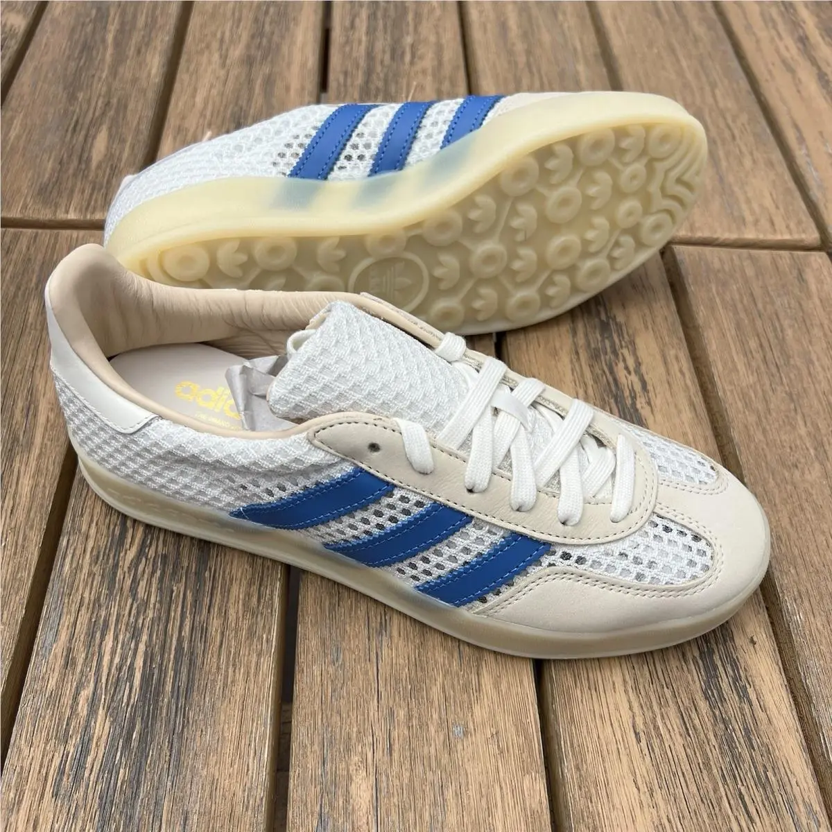 Adidas Originals Mens Gazelle Indoor Off White Focus Blue Sneaker Shoes Size 7.5