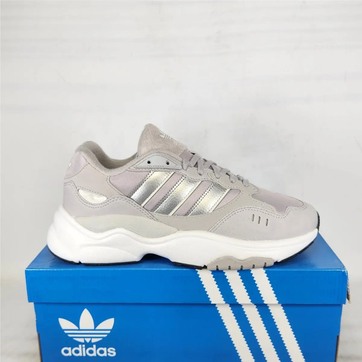 6.5 Youth / 7.5 Women - Adidas Retropy F90 Junior - Grey / Silver - HR0264