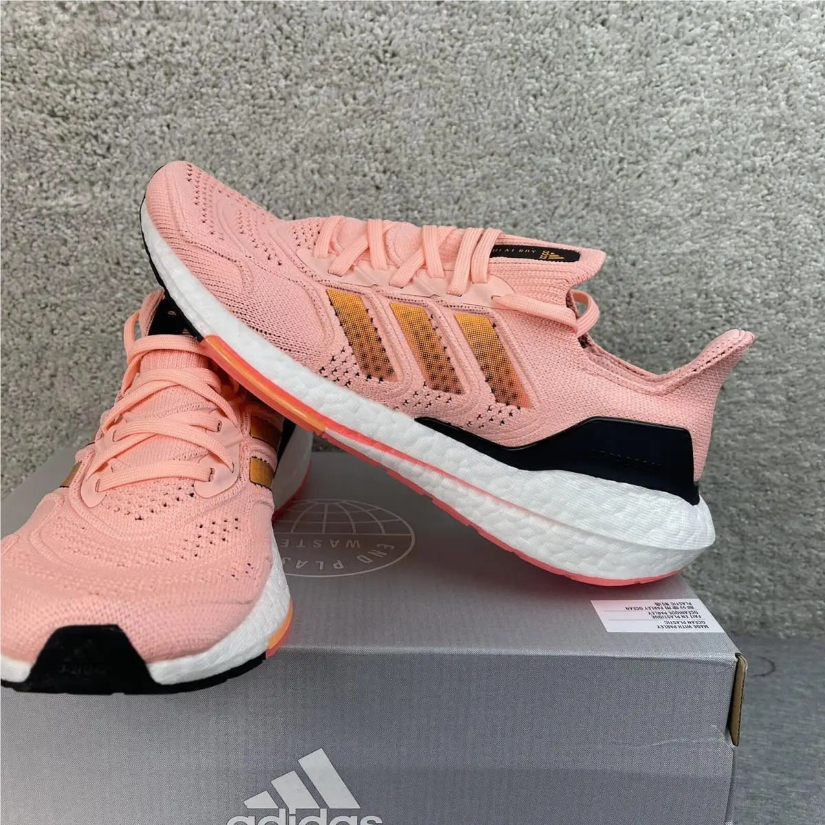 Adidas Ultraboost Women`s Sneakers Peach Shoes Sz 8.5 GX8037