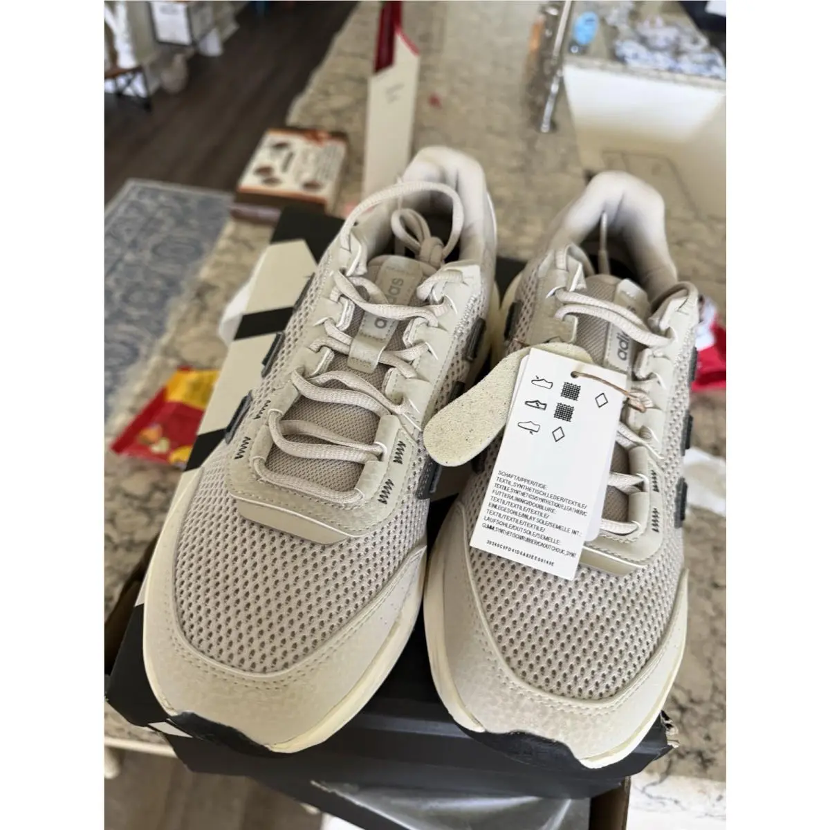 Adidas Astrastar Size 9 1/2 Inbox