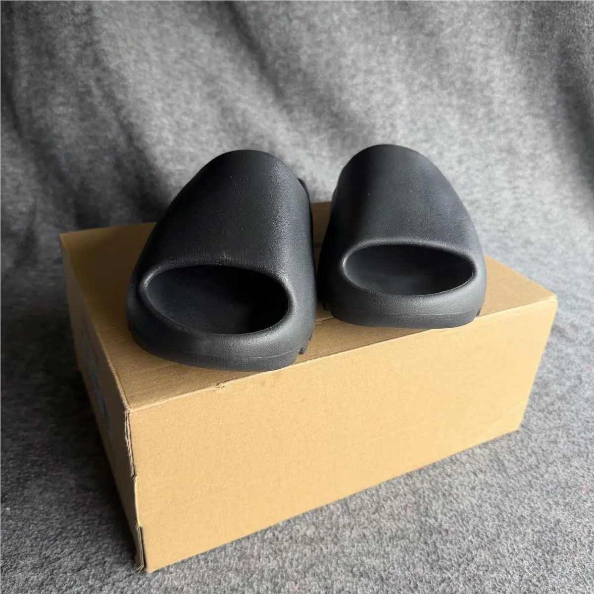 Adidas shoes - adidas YEEZY SLIDE - YEEZY SLIDE - Black 0