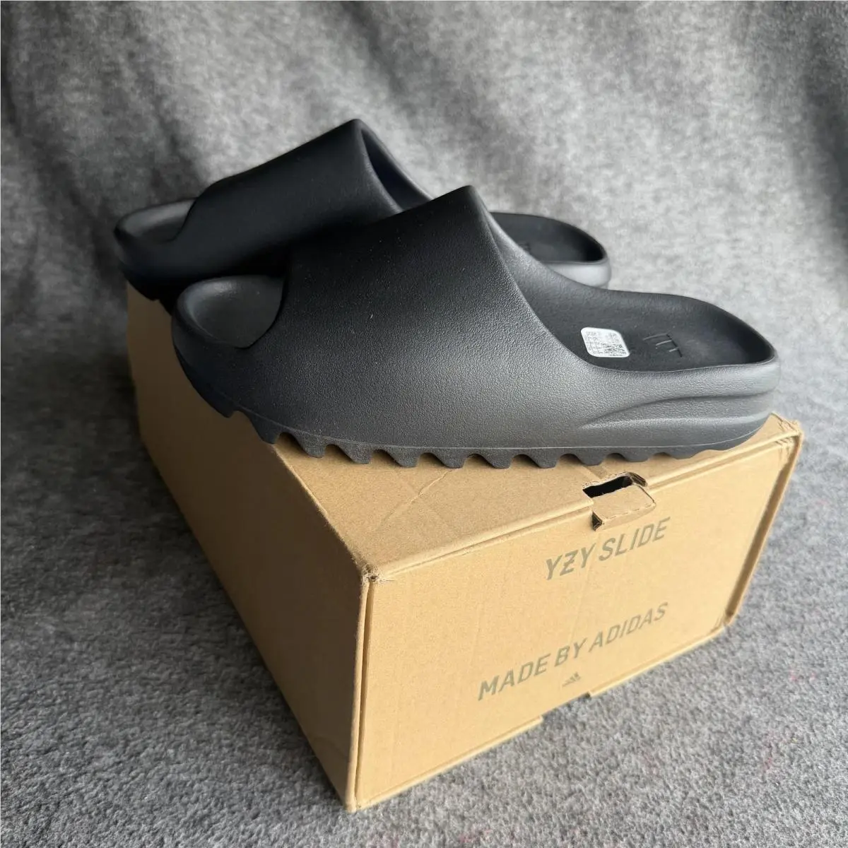 Adidas shoes - adidas YEEZY SLIDE - YEEZY SLIDE - Black 1