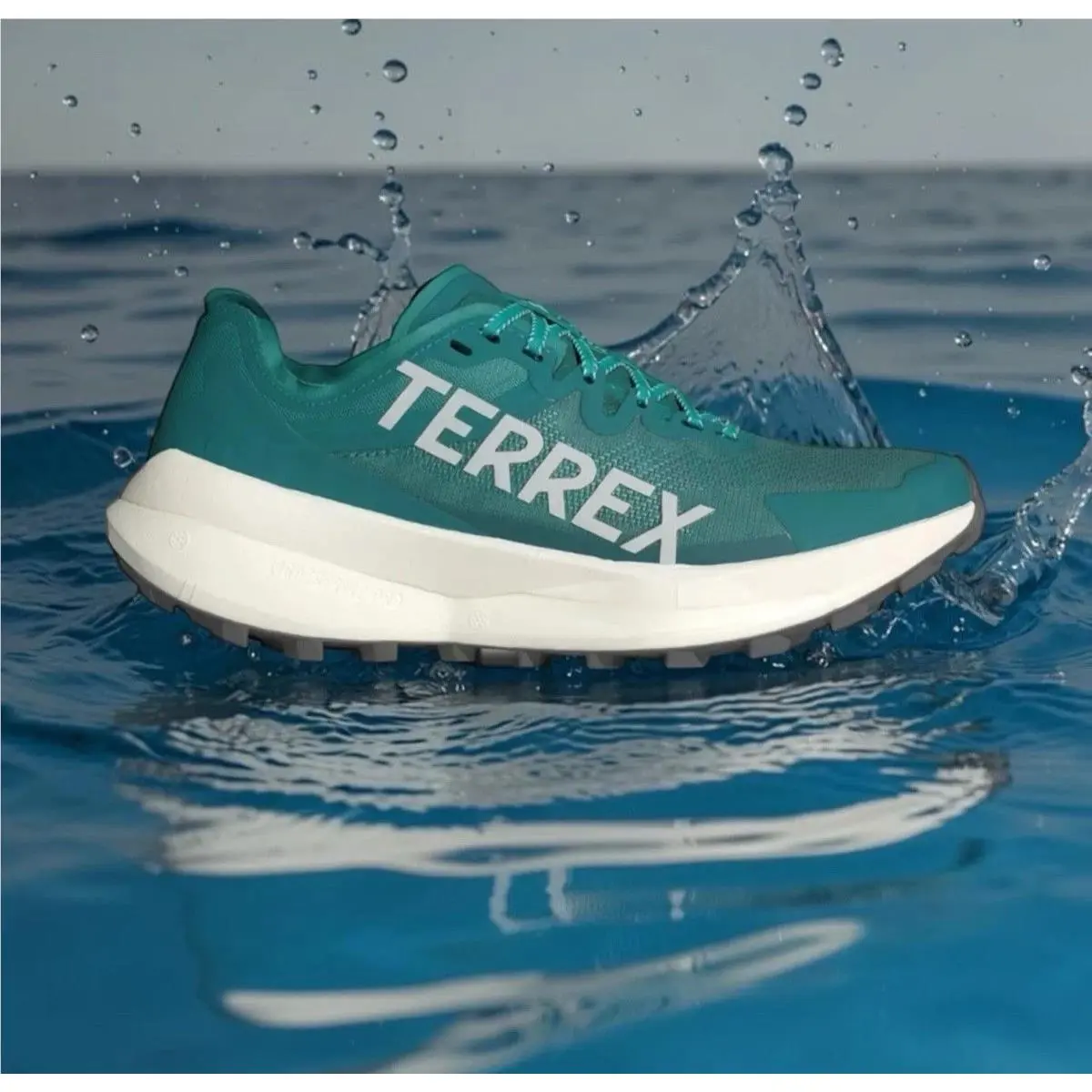 Adidas JR5246 Terrex Agravic Speed Trail Running Sneakers Women`s sz 6.5