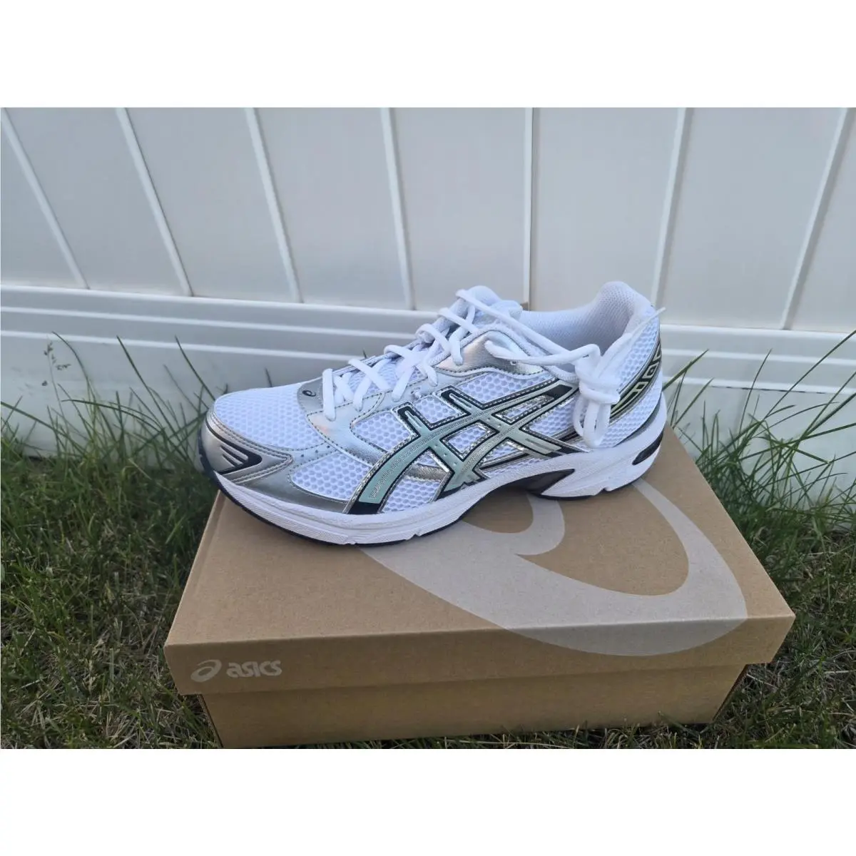 Asics -1130 White/verdigris Shoes Men`s Sz 6.5 US Women`s Sz 8 US