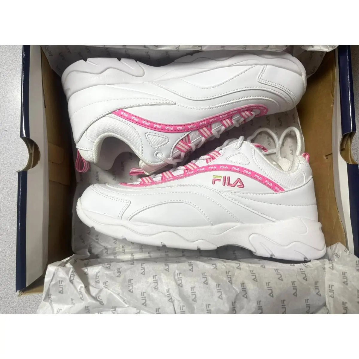 Fila Womens Ray Repeat Sneakers Pink White Size 9