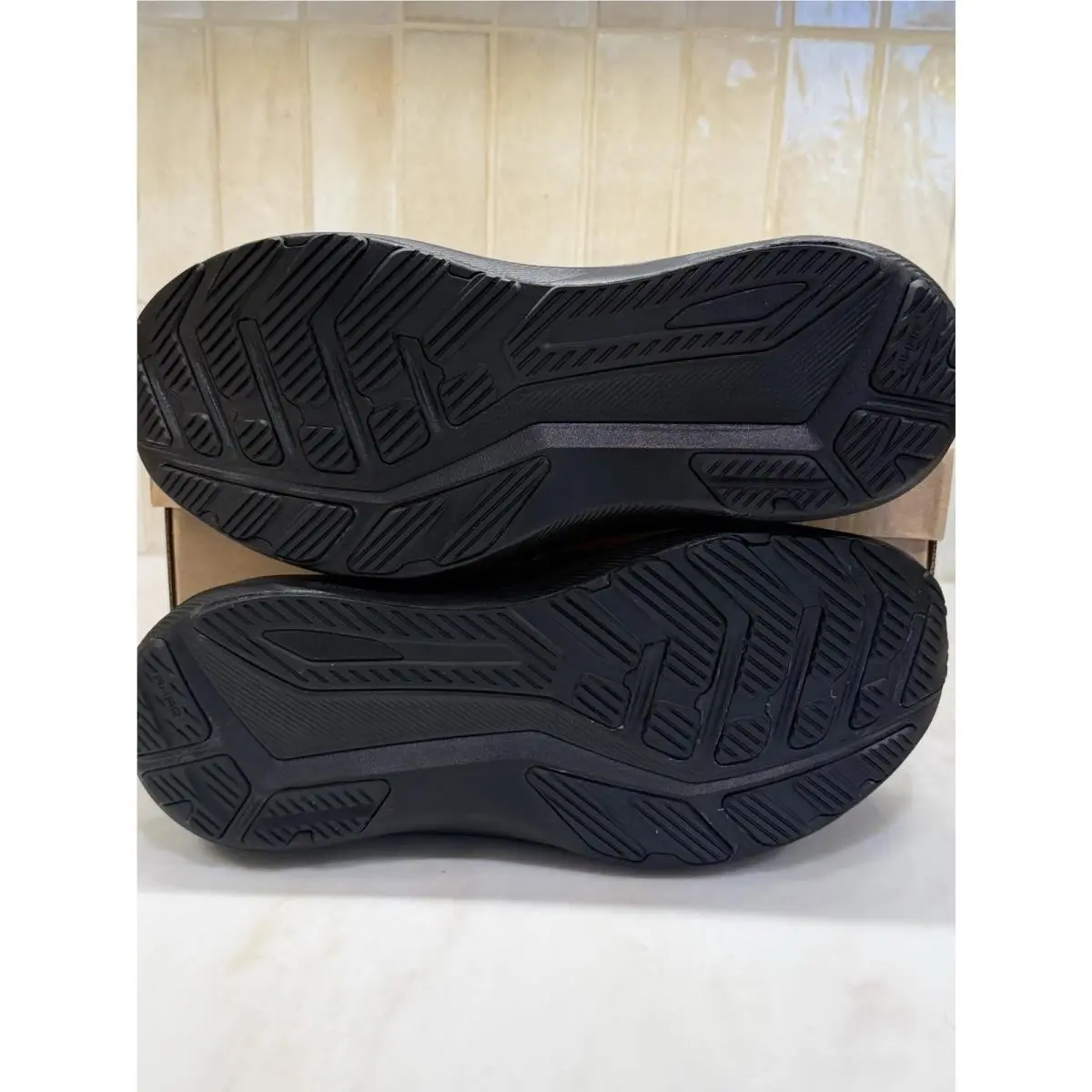 Asics shoes - ASICS GT-1000 4 - GT-1000 14 - Black (UPC: 197298931434) 9