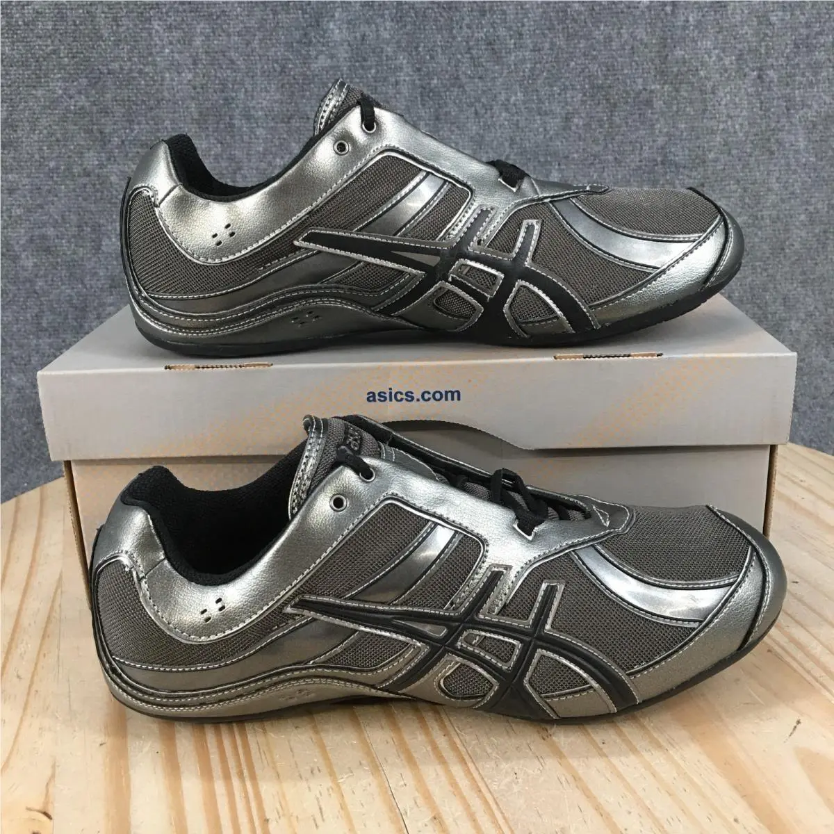 Asics Gel Rhythmic Dance Shoes Womens 9.5 Lace Up Sneakers Low Top Silver
