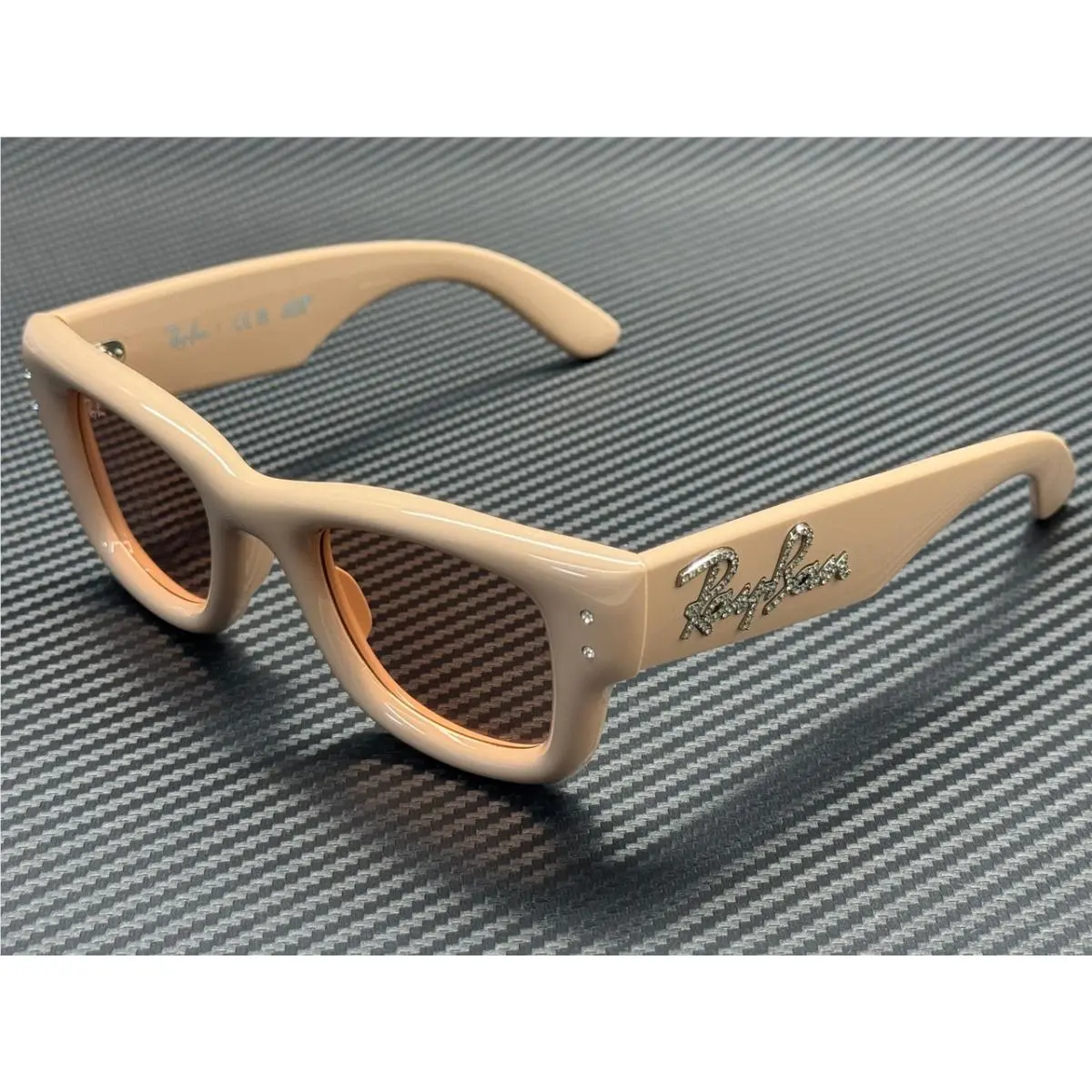 Ray Ban RB4940B 688884 Solid Dark Pink Wayfarer Puffer Unisex 47 mm Sunglas