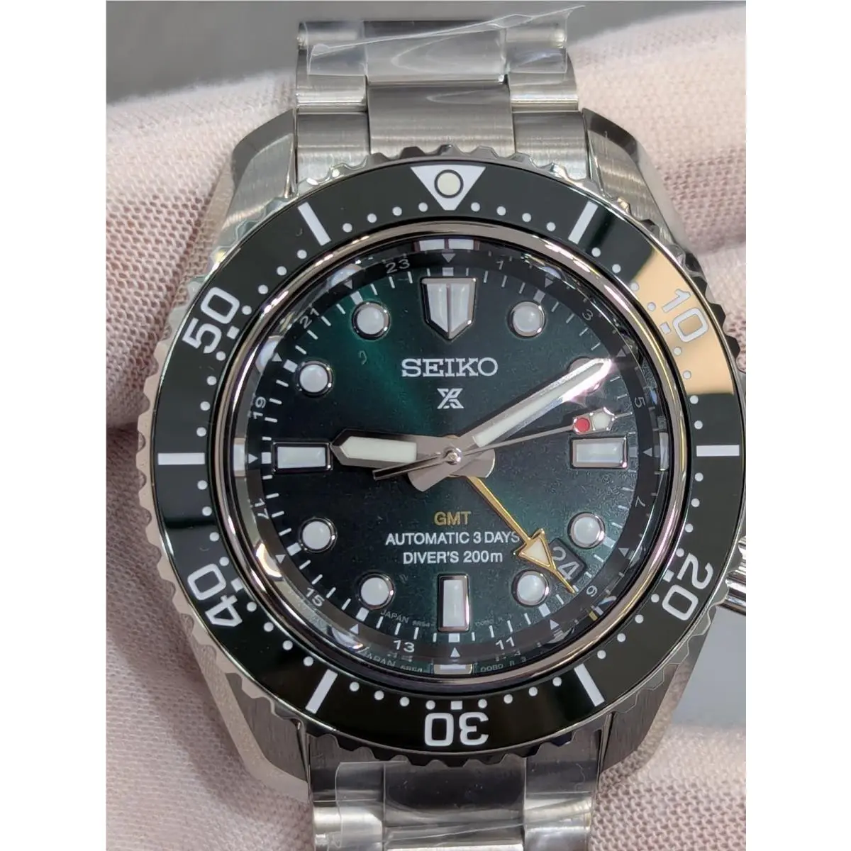 Seiko Prospex Gmt Green Dial Automatic 42mm Men`s Watch SPB381
