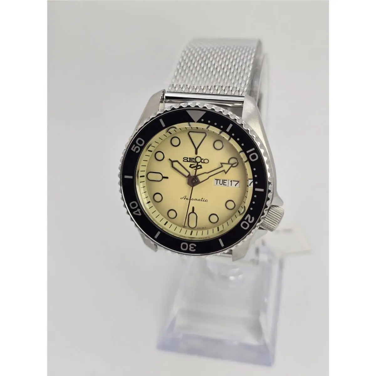 Seiko 5 Sports SRPD67K1 Automatic – Cream Dial