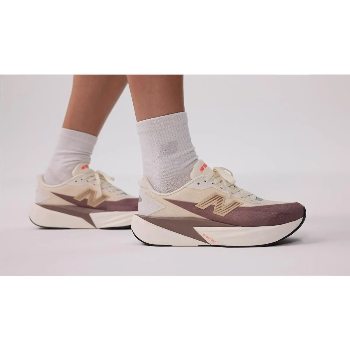 New Balance shoes - New Balance FuelCell Rebel v5 - WFCXLJ5 - Beige 9
