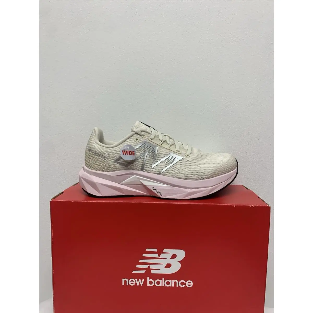New Balance shoes - New Balance FuelCell Propel - FuelCell Propel - WFCPRCS5 - Beige 8