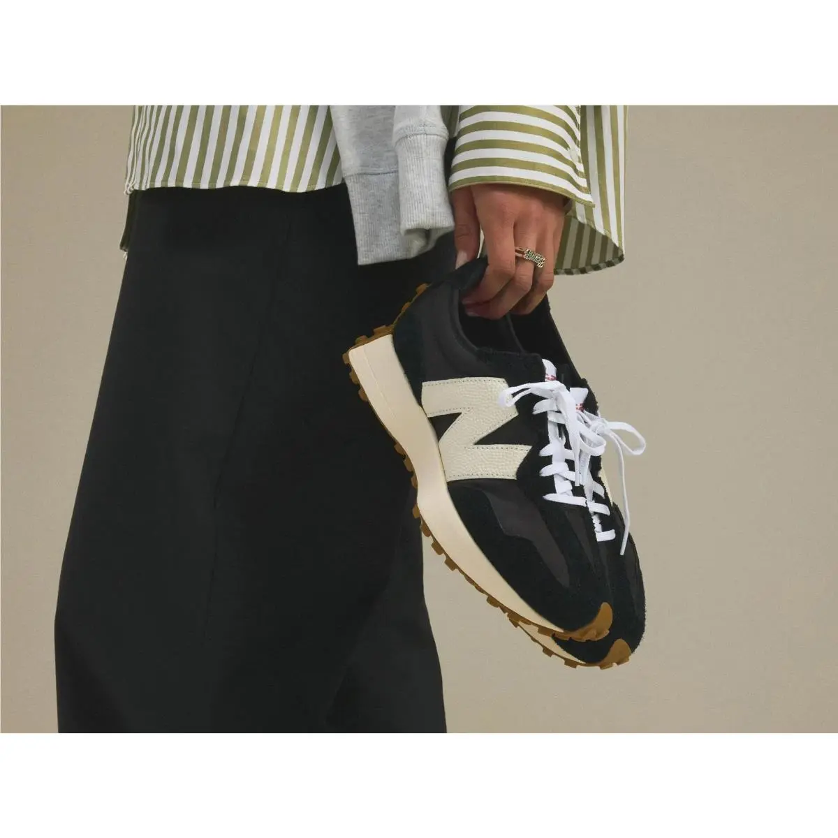 New Balance shoes - Black/White 6