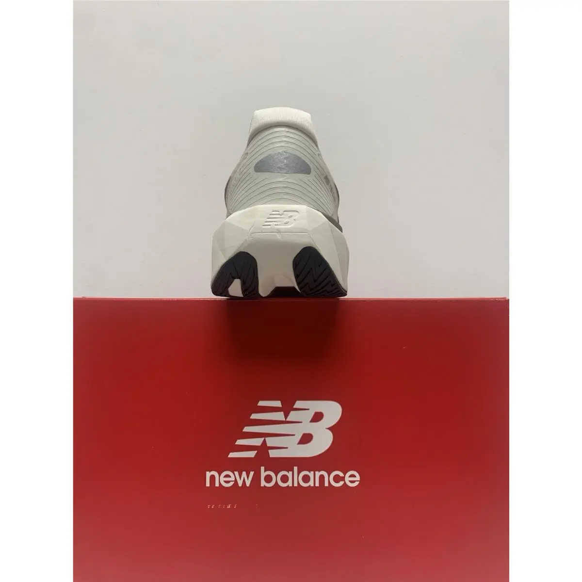 New Balance shoes - New Balance FuelCell Rebel - FuelCell Rebel - WFCXLJ5 - Beige/Brown 6