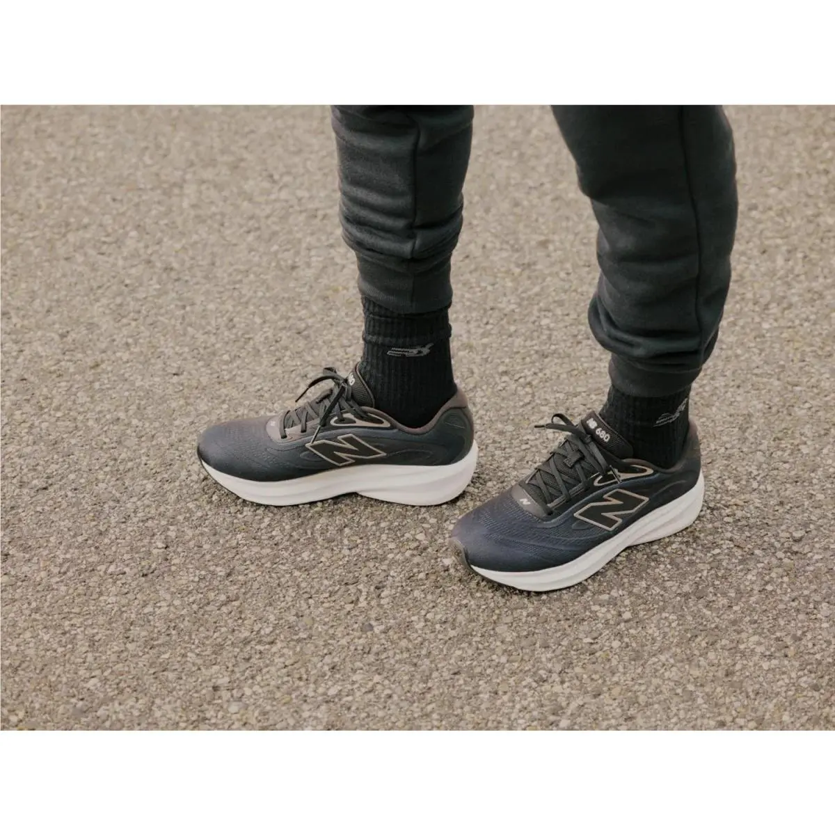 New Balance shoes - Black/White 4