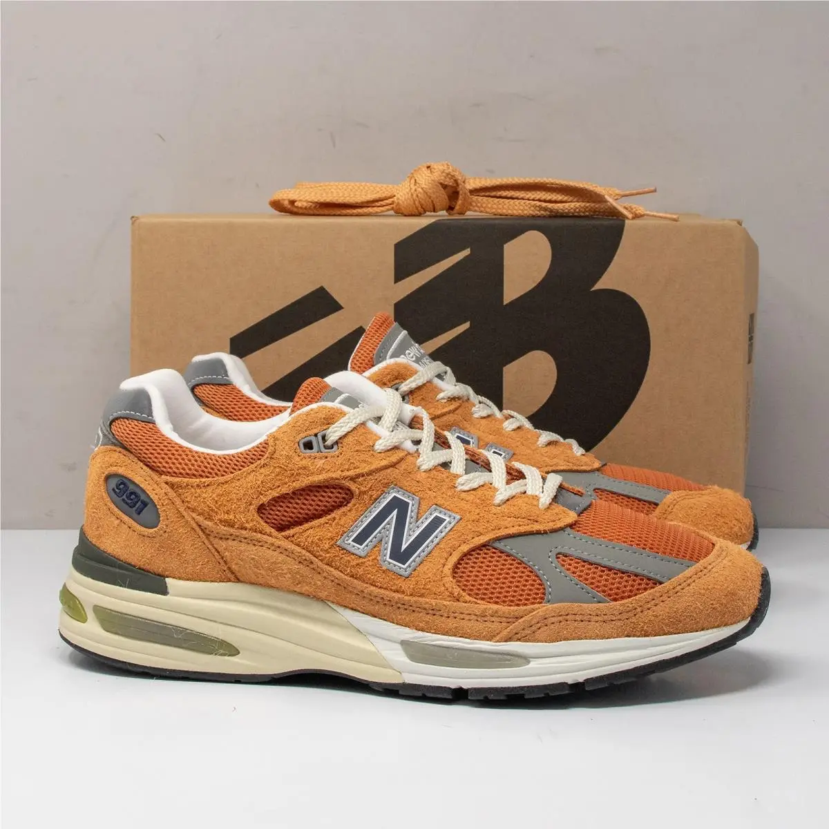 New Balance`s 991v2 Men`s 9 Gold Earth Grounded Pastels U991OV2 Made in UK