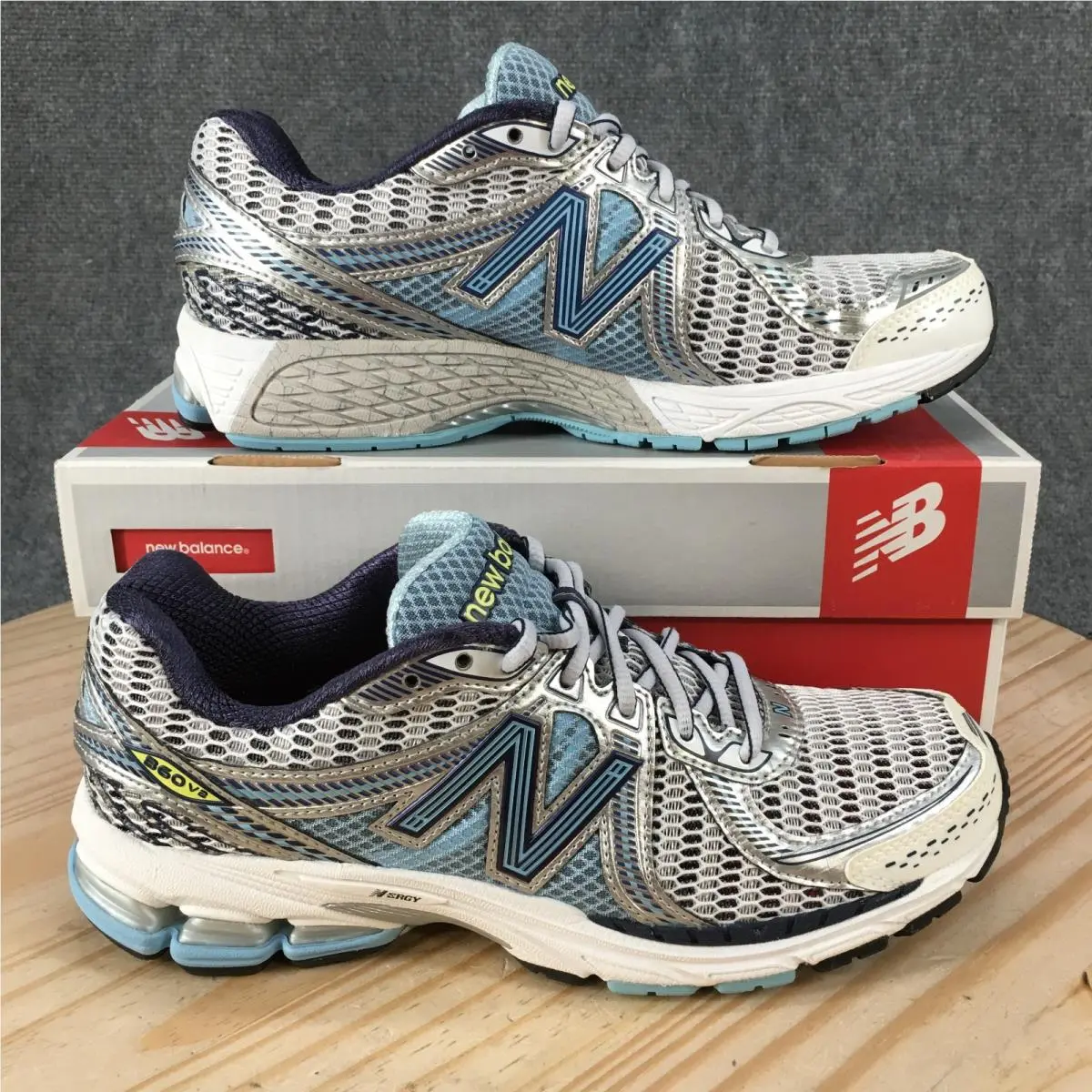 New Balance 860v2 Shoes Womens 10 AA Lace Up Running Sneakers W860SB2 Blue White