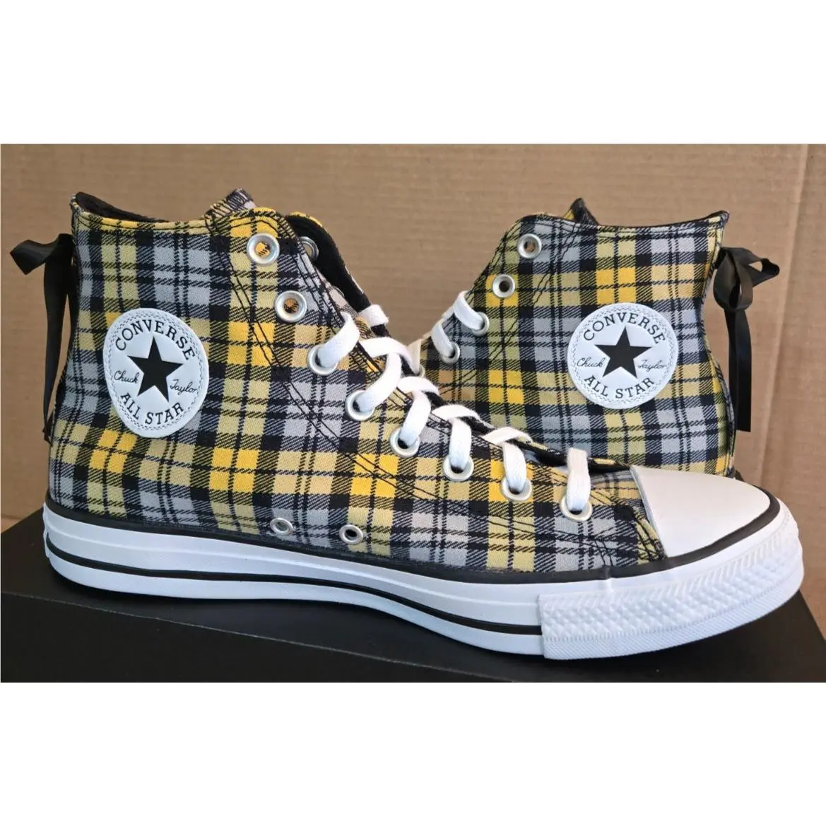 Converse Ctas Hi Top Sneakers 9 Men/11 Women Black/yellow/white A16518F