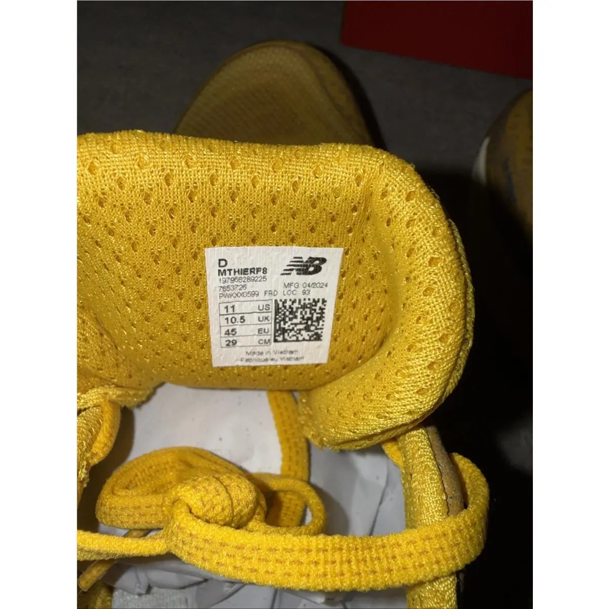 New Balance shoes - New Balance Fresh Foam Hierro - MTHIERF8 - Yellow 10