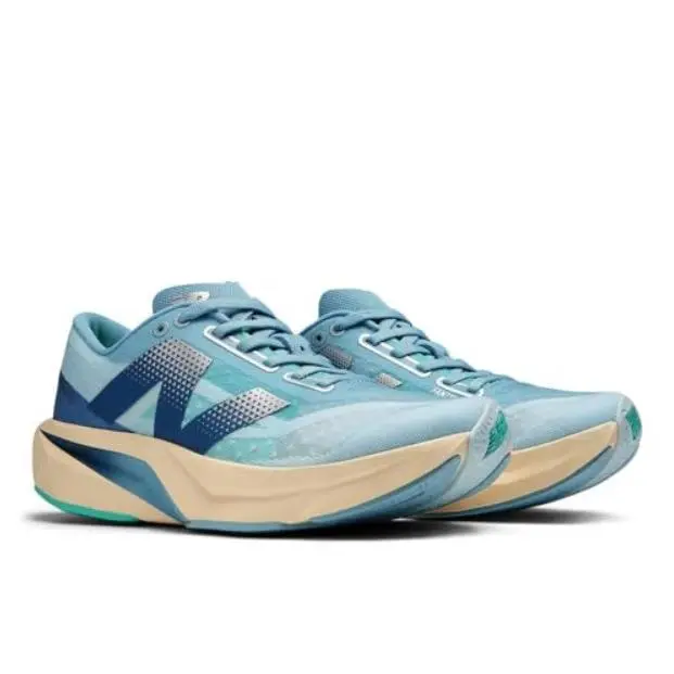 Women`s New Balance Fuelcell Rebel v4 8.5