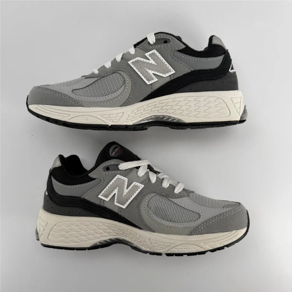 New Balance shoes - New Balance 2002R - Gray 1