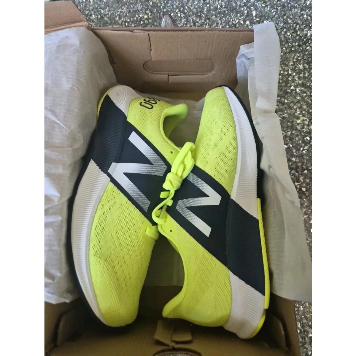 New Balance shoes - New Balance FuelCell 890 - FuelCell - NEON YELLOW 5