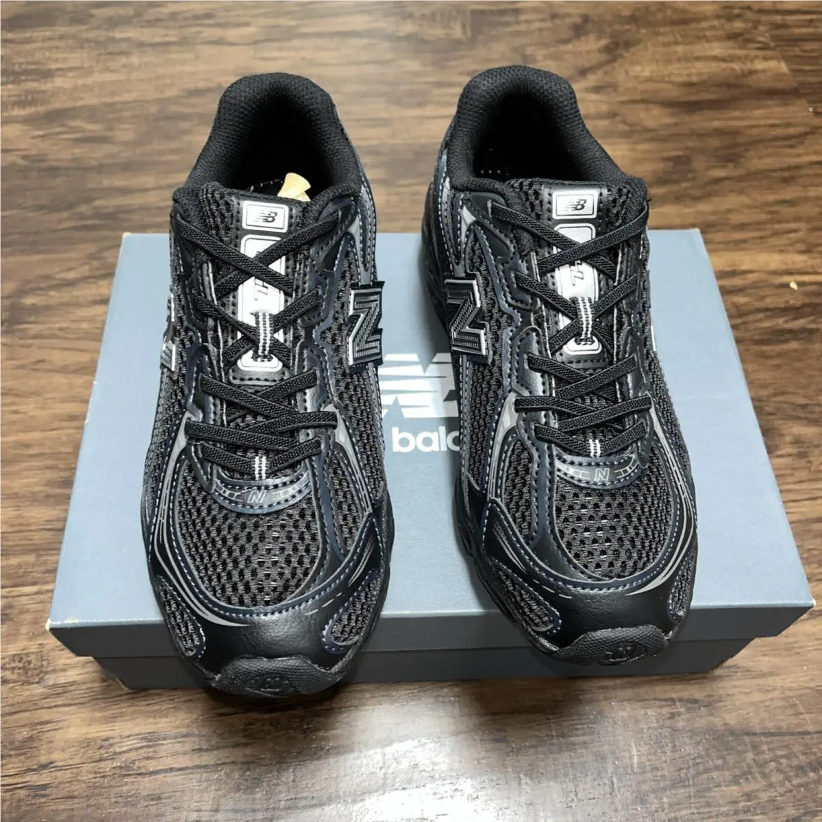 New Balance shoes - New Balance 740 - Black 1
