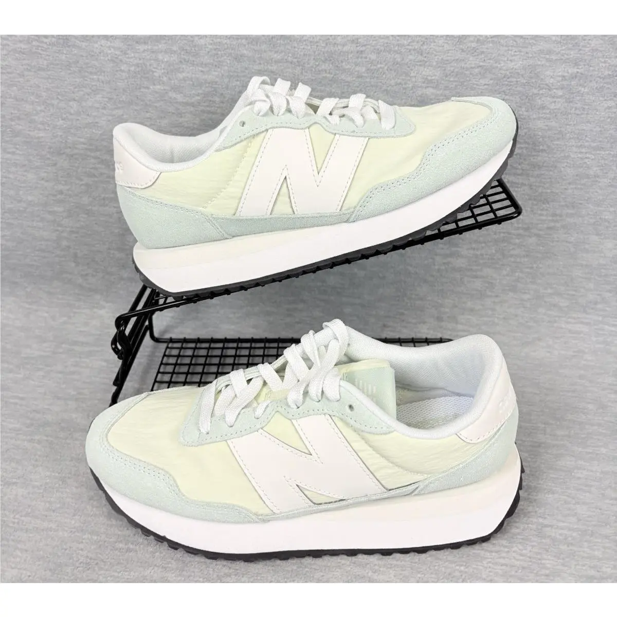 New Balance Lifestyle 237 Sneakers Womens 7. 5 M Green Walking Comfort Retro