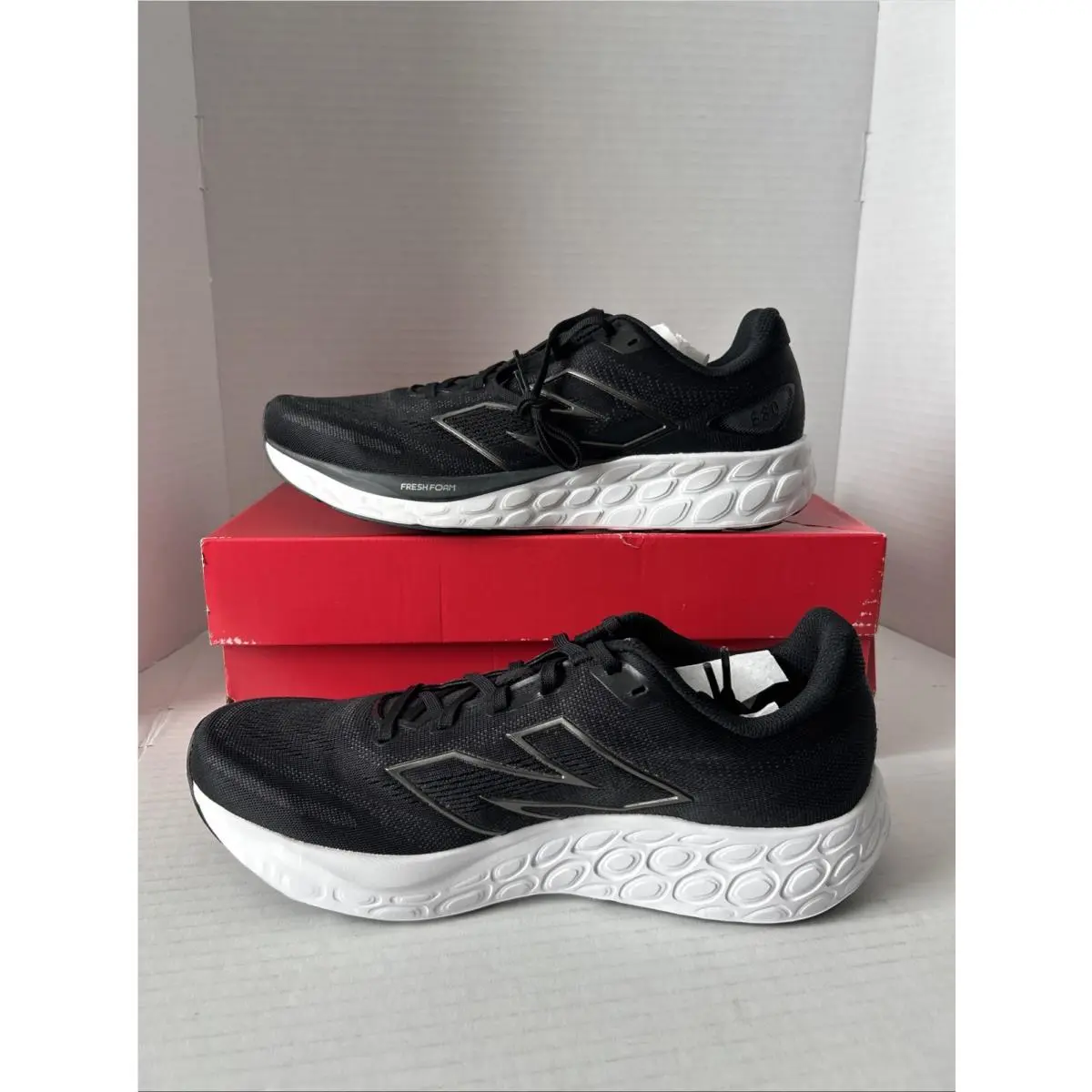 New Balance Fresh Foam 680 Black White Men`s 11 Running Sneakers Lace Up
