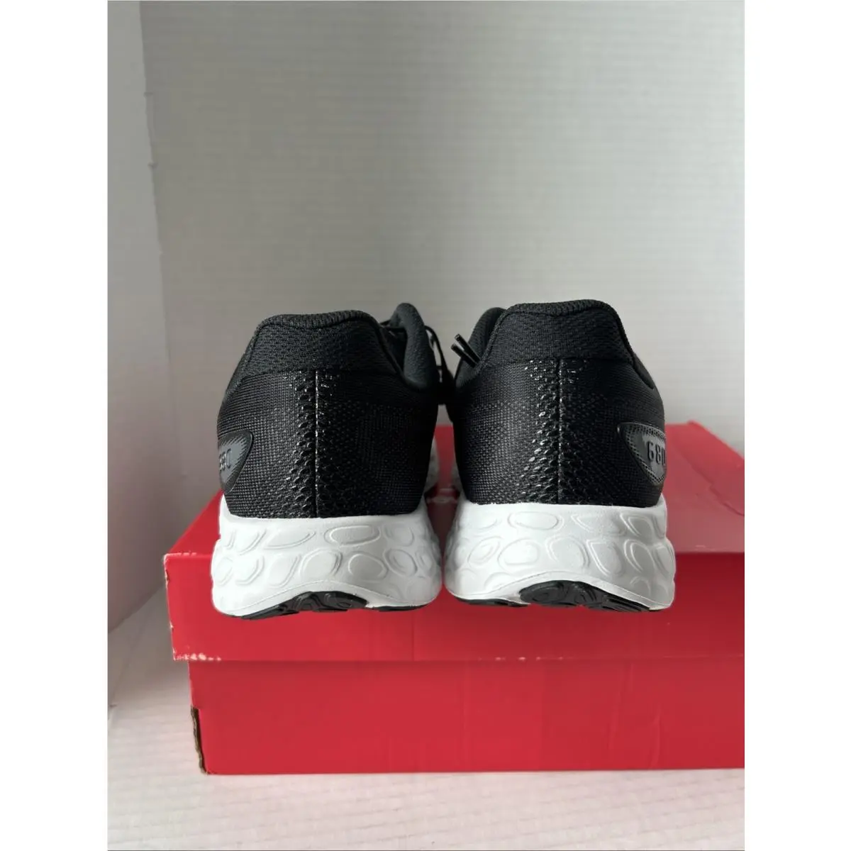 New Balance shoes - 680 - Black, White 2