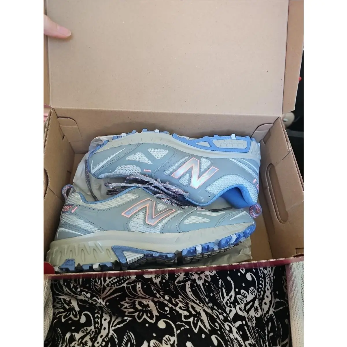 New Balance 410v7 Women’s Size 7 Wide Gray Blue Trail Running Shoes WTE412A3