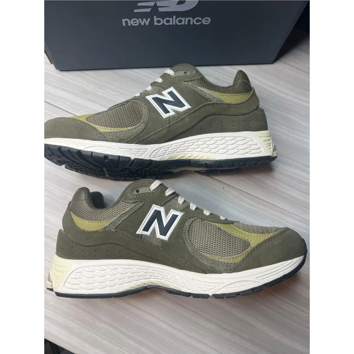 Size 10.5 Men New Balance 2002 in The Box