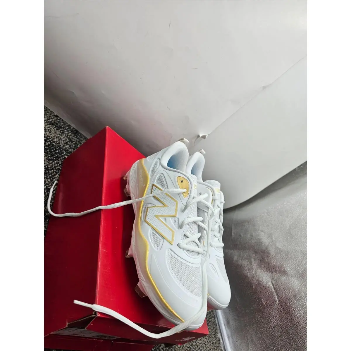New Balance shoes - New Balance Fresh Foam Velo - SPVELOC4 - White/Yellow 1