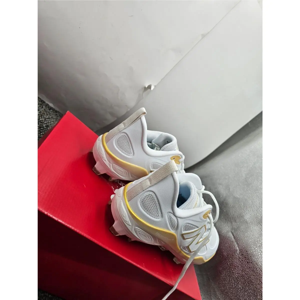 New Balance shoes - New Balance Fresh Foam Velo - SPVELOC4 - White/Yellow 2