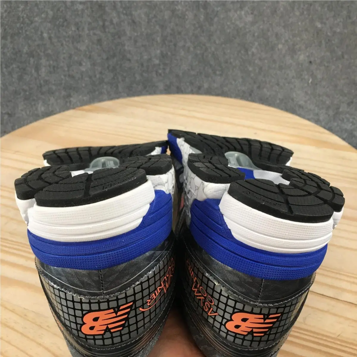 New Balance shoes - Silver 9