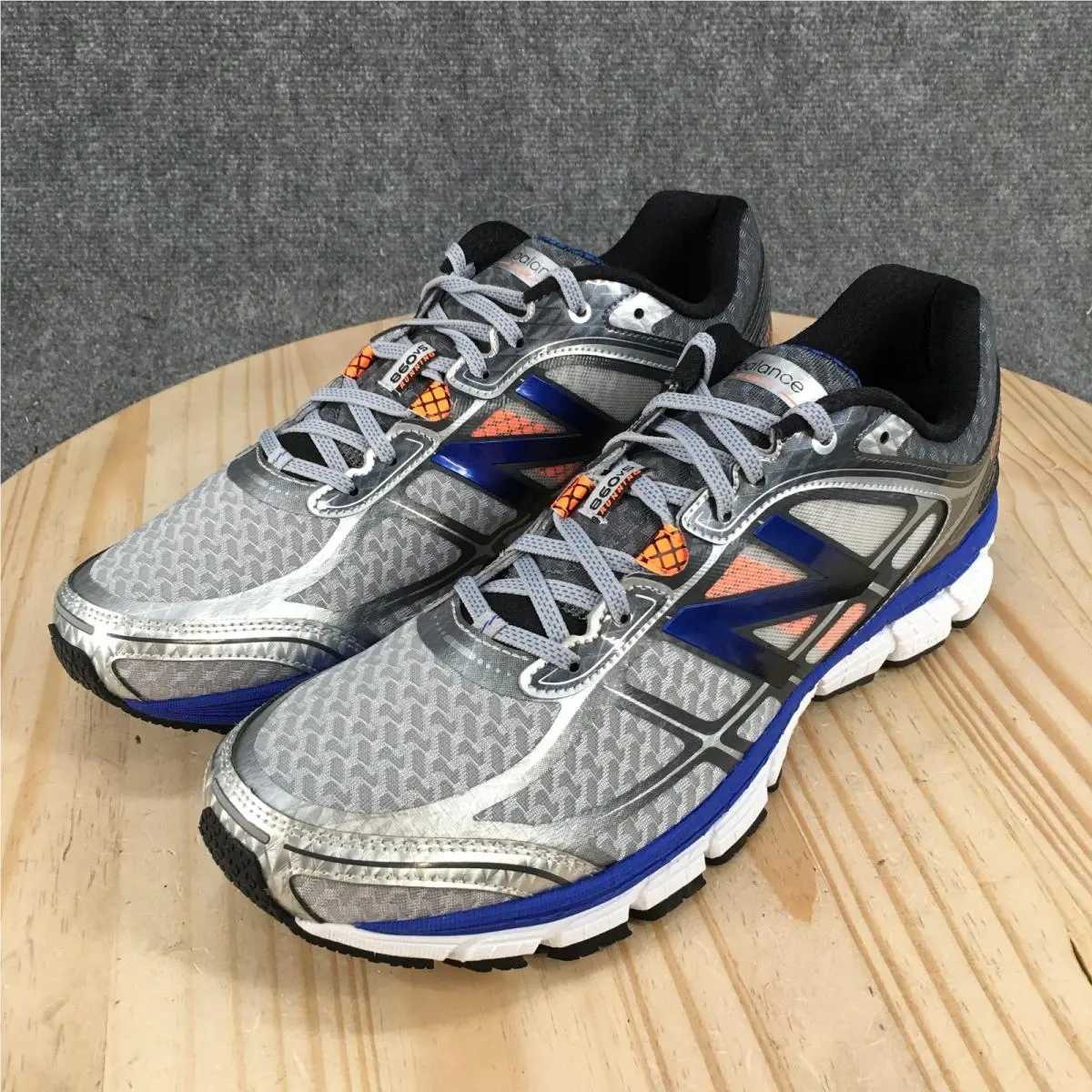 New Balance shoes - Silver 4