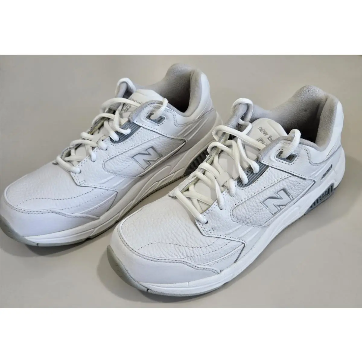 New Balance Mens 926 Size 9.5 Lace Up Sneakers Shoes White/silver
