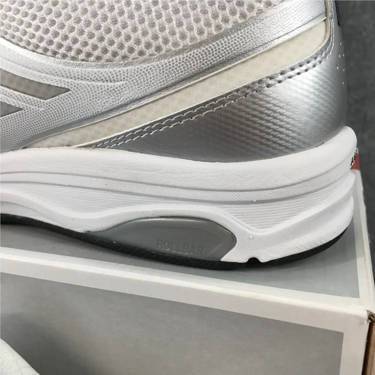 New Balance shoes - New Balance 847v2 - White 1