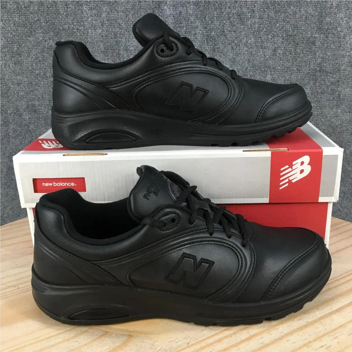 New Balance 812 Shoes Womens 9 B Sporty Lace Up Sneakers WW812 Black Leather New