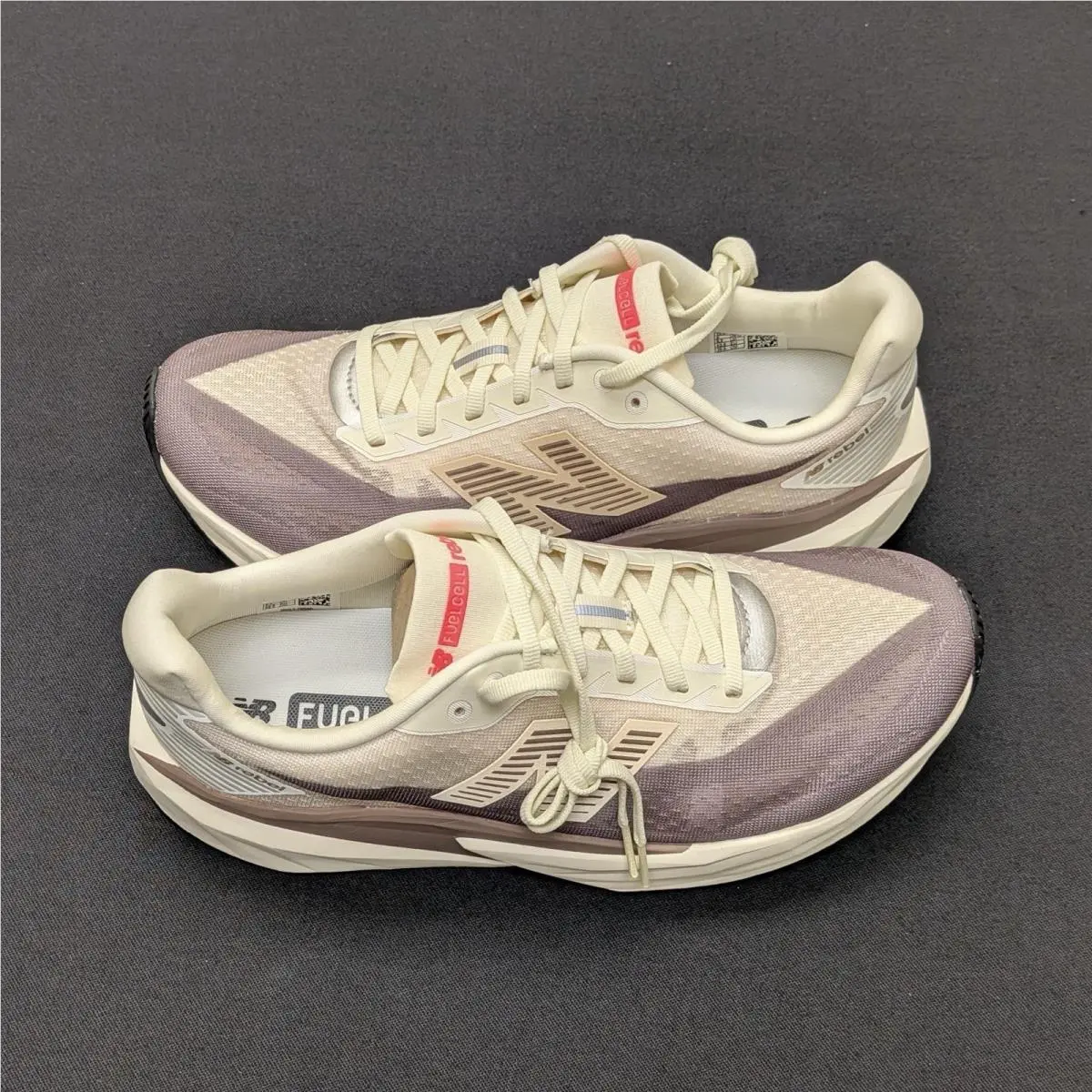 New Balance Fuelcell Rebel v5 WFCXLJ5 Women`s US10.5