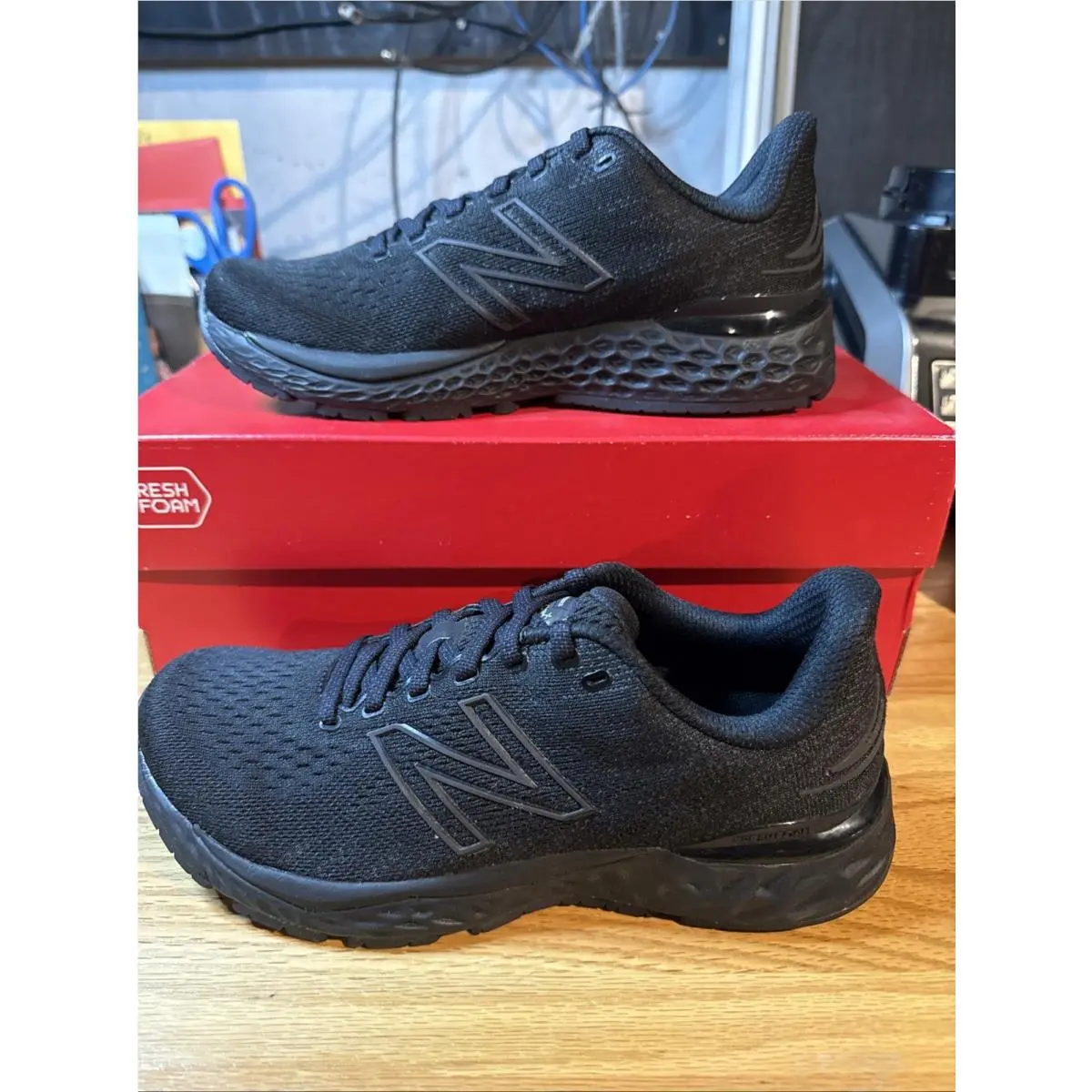 Size 8.5 - New Balance Fresh Foam 880v11 Black W