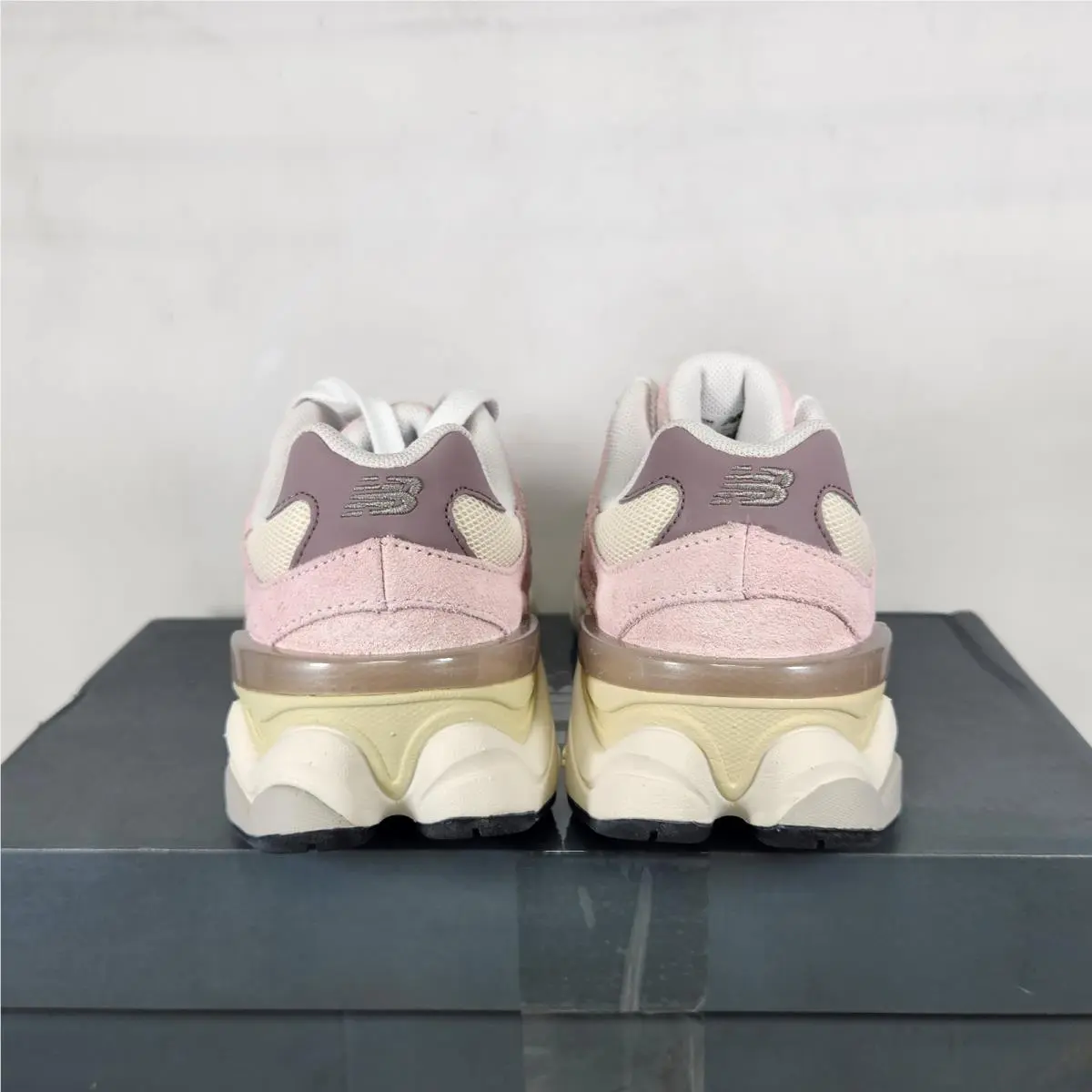 New Balance shoes - New Balance 9060 - Pink 3