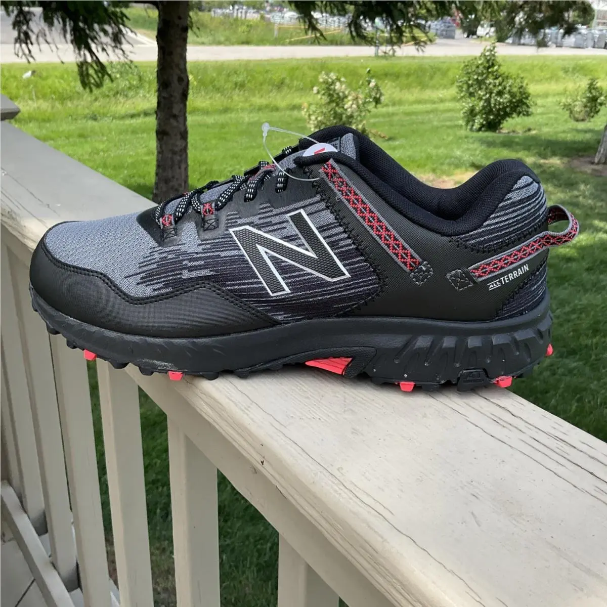 New Balance 410v6 Trail Shoes Mens Size 13 4E Black Gray Red Cushioning Comfort