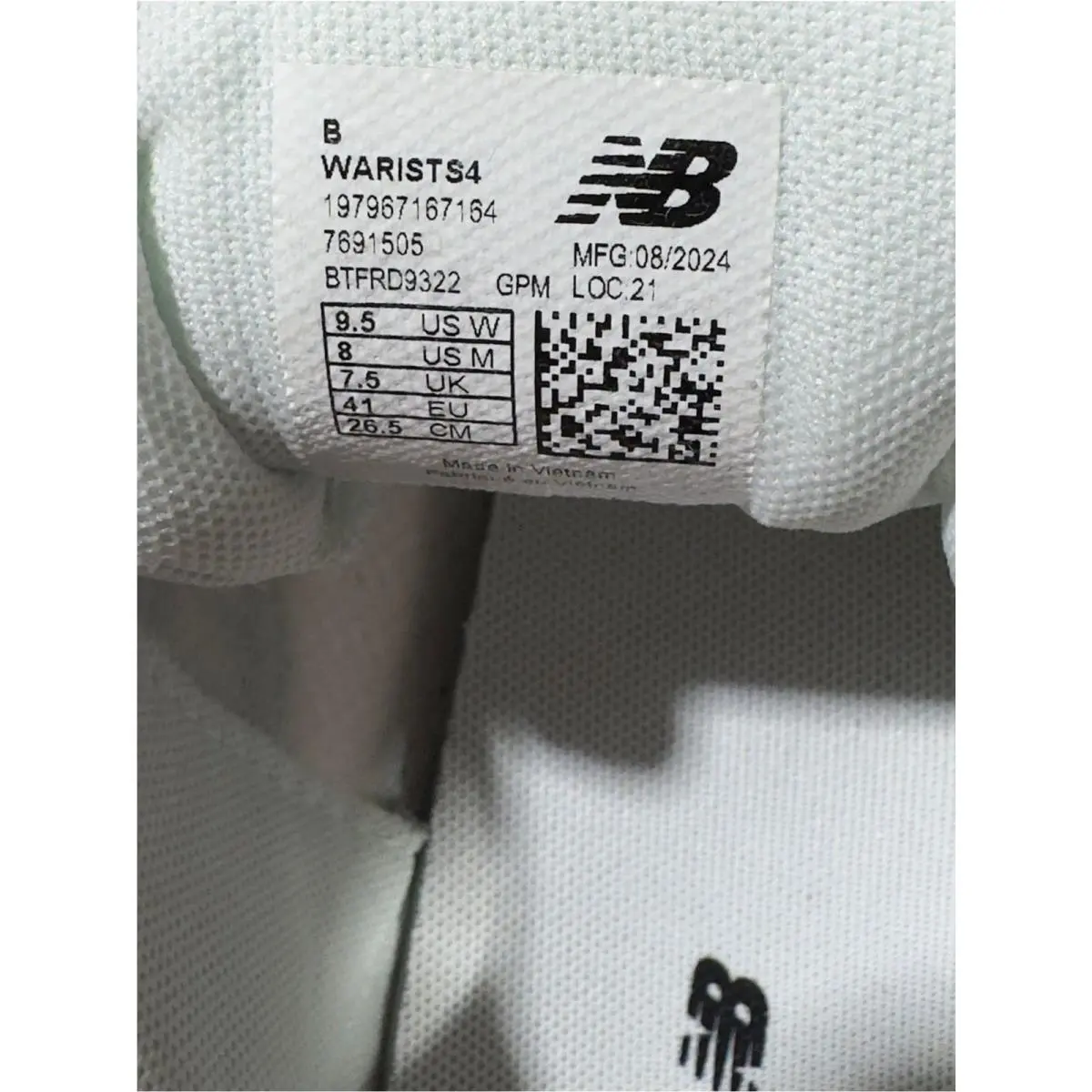 New Balance shoes - Silver 4
