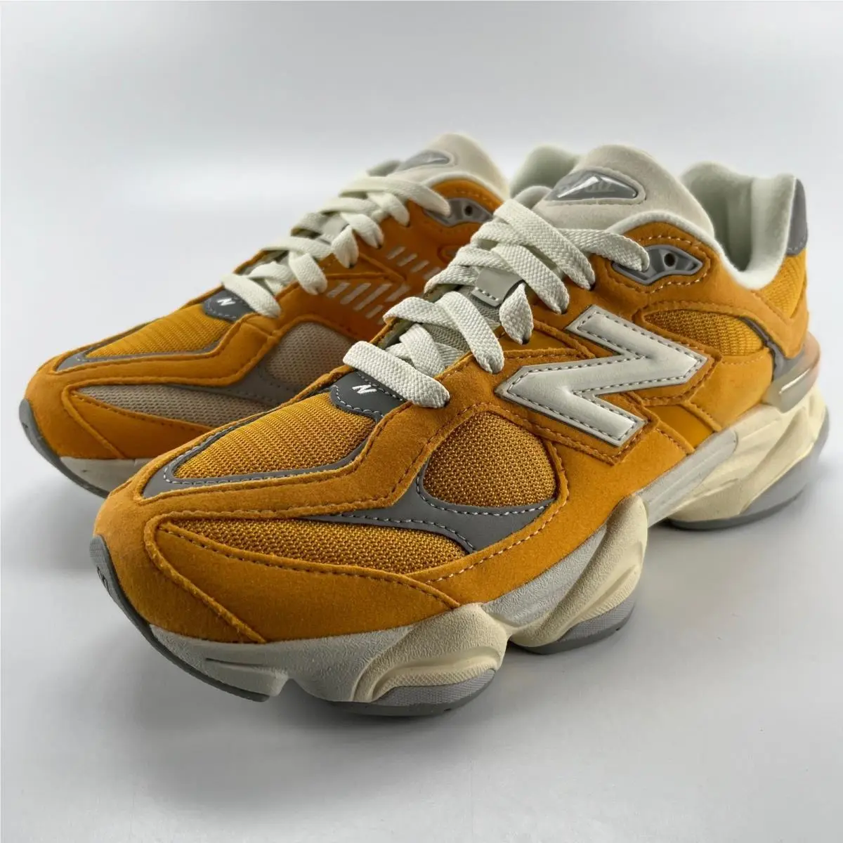 New Balance 9060 Varsity Gold Yellow Beige GC9060VY Boys Size 7Y Kids Sneakers