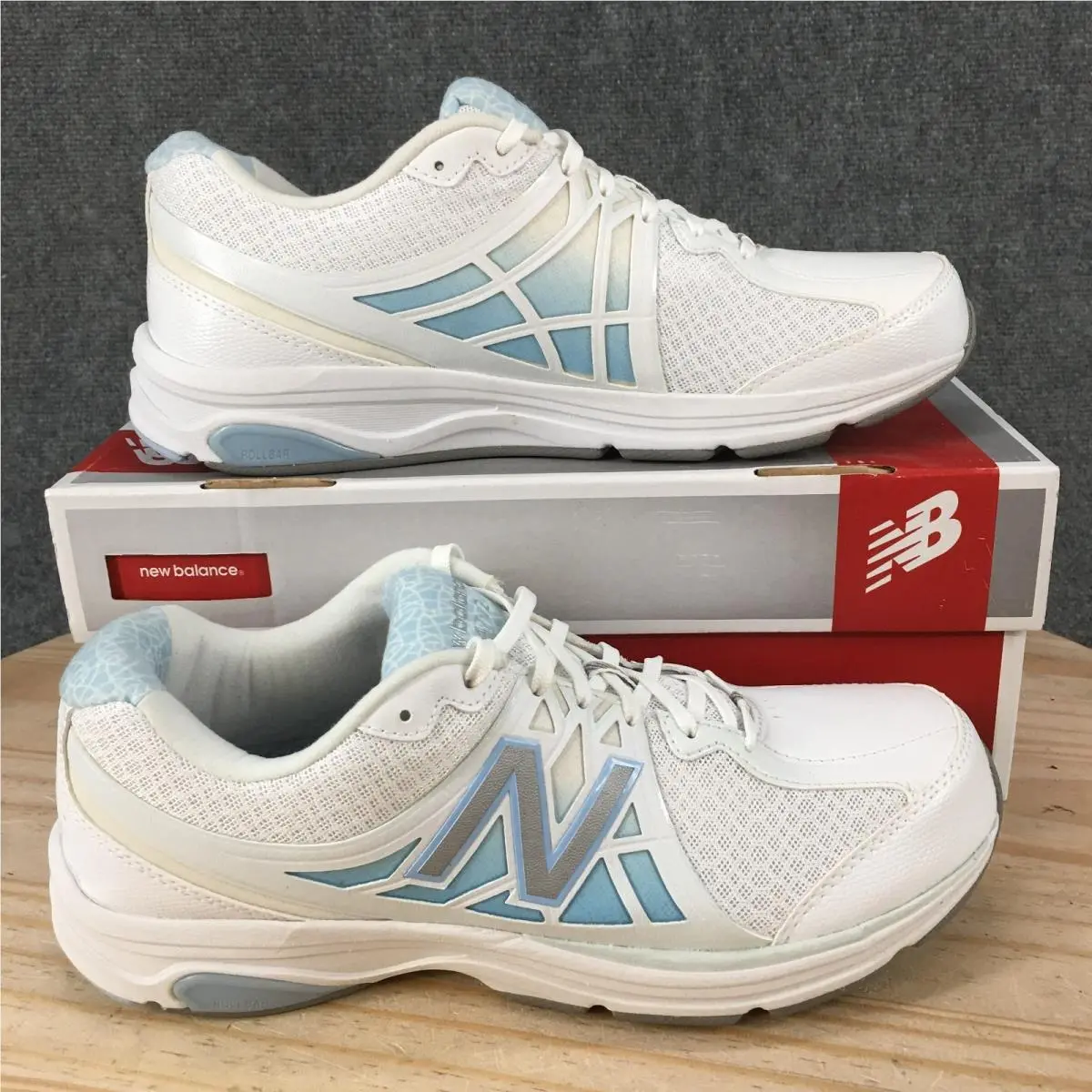 New Balance 847v2 Shoes Womens 10 2A Walking Sneakers Lace Up White Blue New