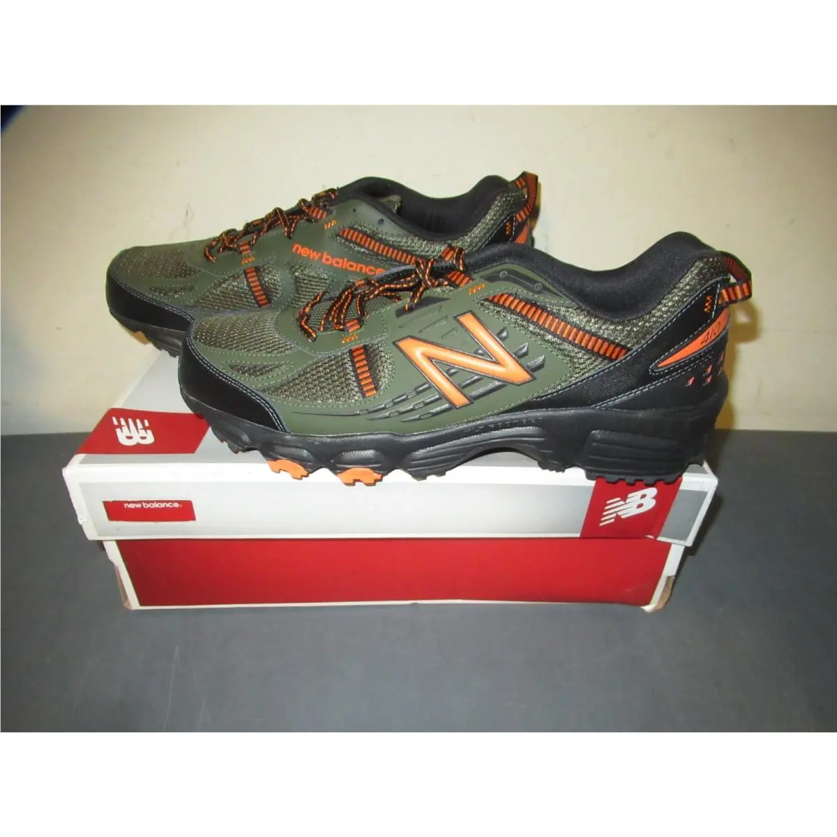 Mens New Balance MT410DO4 Trail Running Shoe Olive/black/orange 13 4E