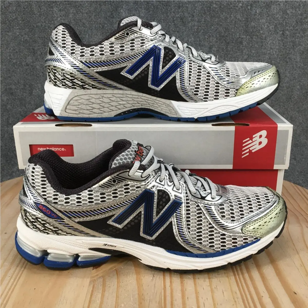 New Balance 860v2 Running Shoes Mens 10 B Lace Up Sneakers Low Top Silver New